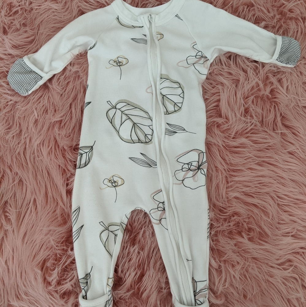 Goumi Kids baby neutral onesie